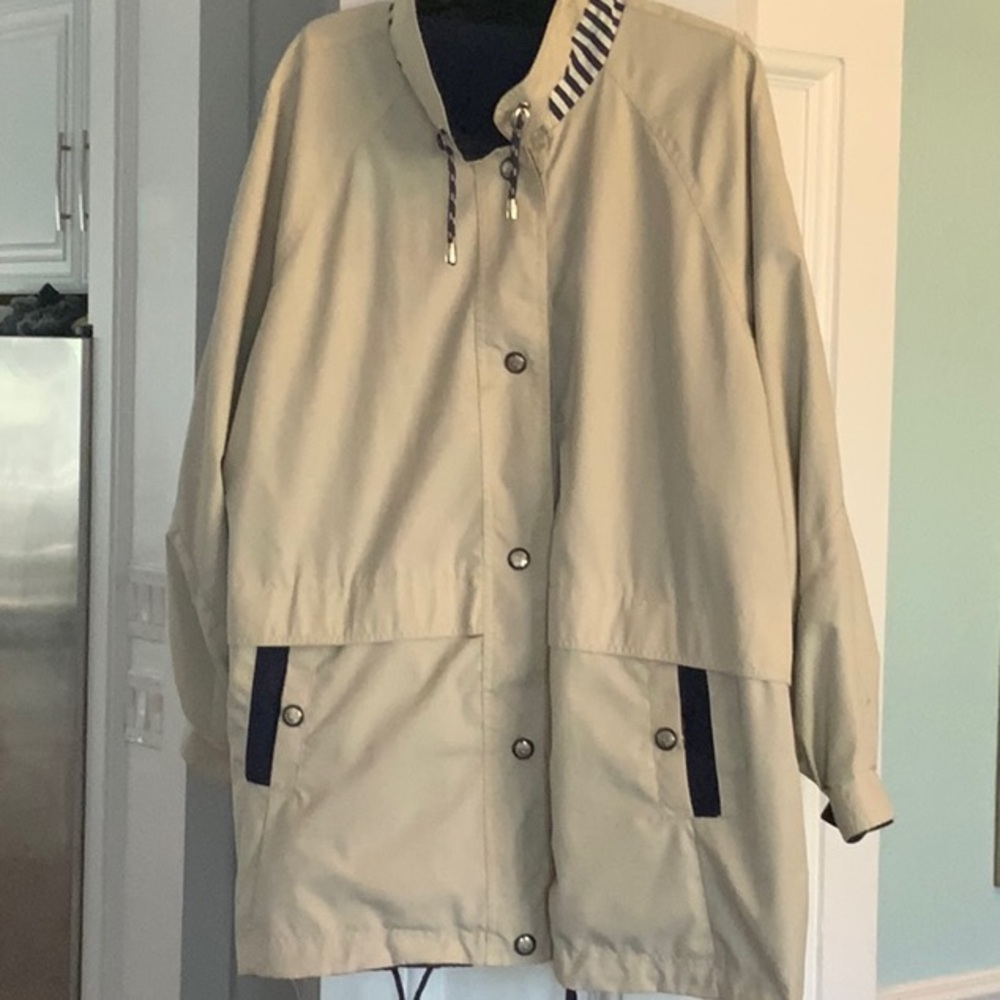 Beige/Navy reversible Hooded Jacket with Striped Collar by Current Seen
